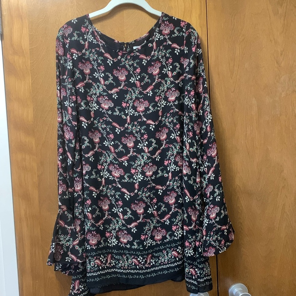 Max Studio Black and floral blouse tunic top SZ L  nwt